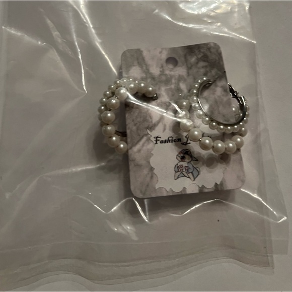 NWT Two Pairs of Sliver and Pearl Popular Hoop Earrings for Prom, Wedding work - Picture 2 of 3